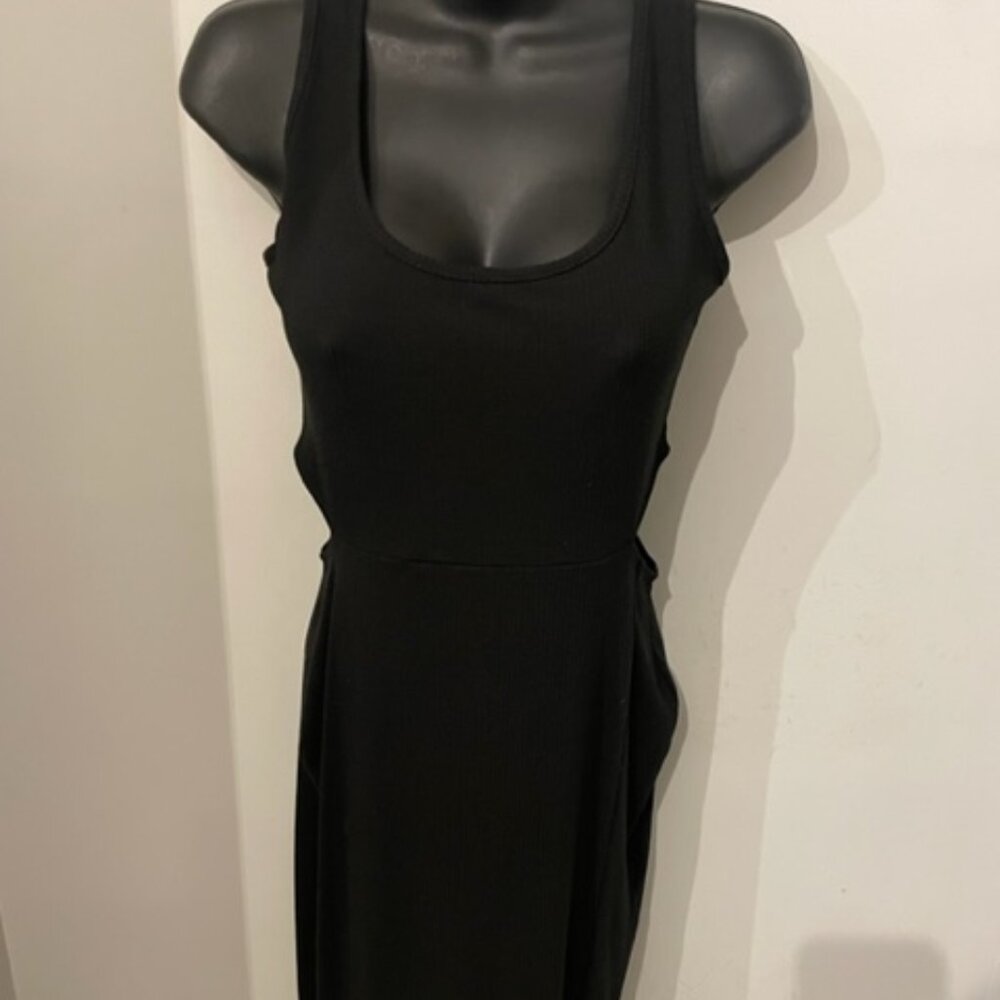 Black Sleeveless Dress